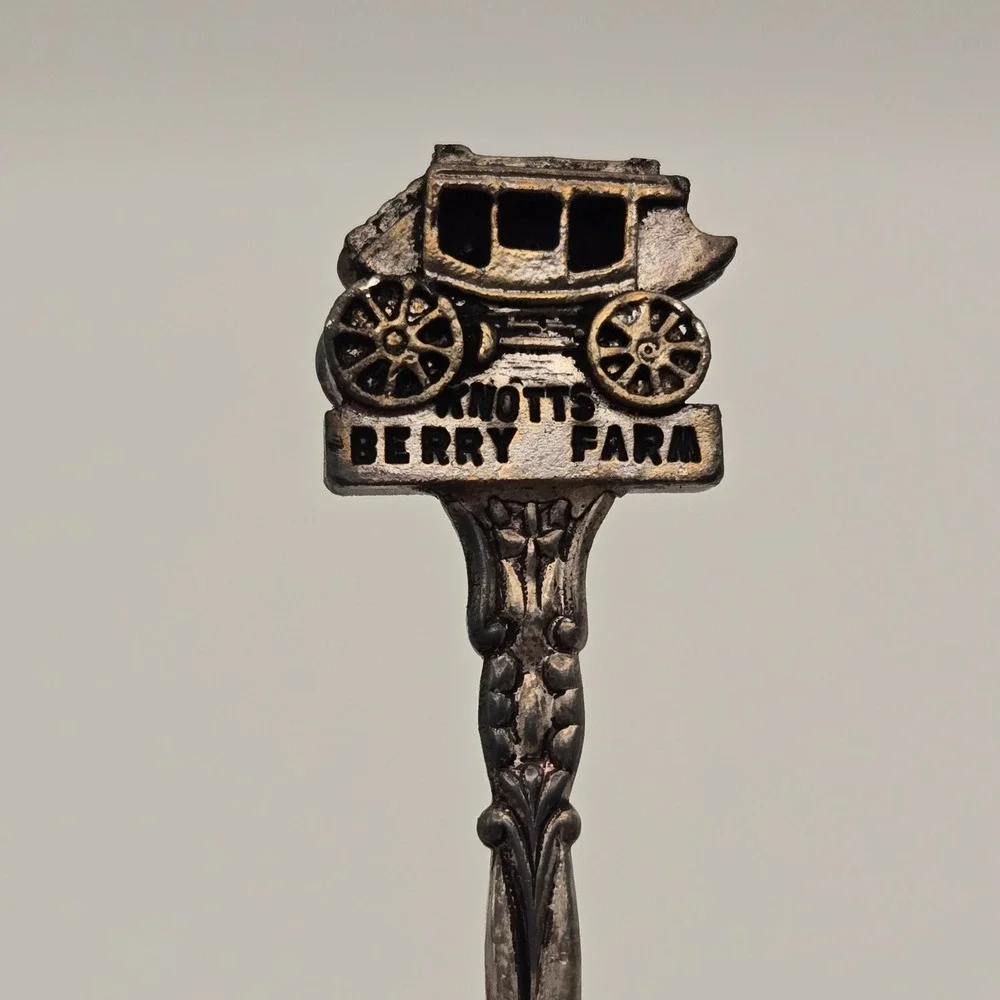 Knott's Berry Farm Vintage Silver Plated Stagecoach Souvenir Spoon Holland Case‎